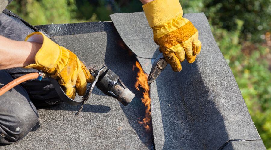 Professional gutter cleaning in Martinez, CA